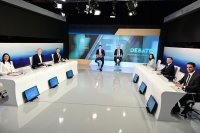 Unser Foto (© Eurokinissi) entstand am Dienstag (24.9.) während der Fernsehdebatte der PASOK-Kandidaten.