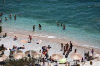 Foto (© Eurokinissi): Arvanitias-Strand bei Nafplion.