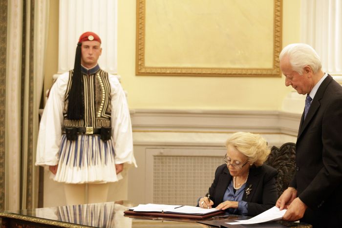 Neue Regierungschefin Griechenlands vereidigt – erstmals eine Frau