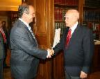Premier Karamanlis: Vorverlegte Neuwahlen am 16. September 