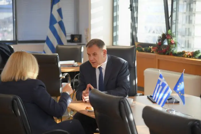 Unsere Fotos (© Eurokinissi) entstanden während des offiziellen Besuches der deutschen Innenministerin Nancy Faeser in Athen.