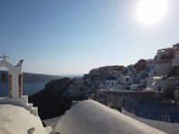 Das Foto (© GZ / Leonie Meyer) wurde in dem Ort Oia auf Santorinin aufgenommen. 