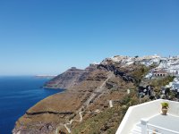 Unser Foto (© GZ / Leonie Meyer) entstand auf der Insel Santorini.