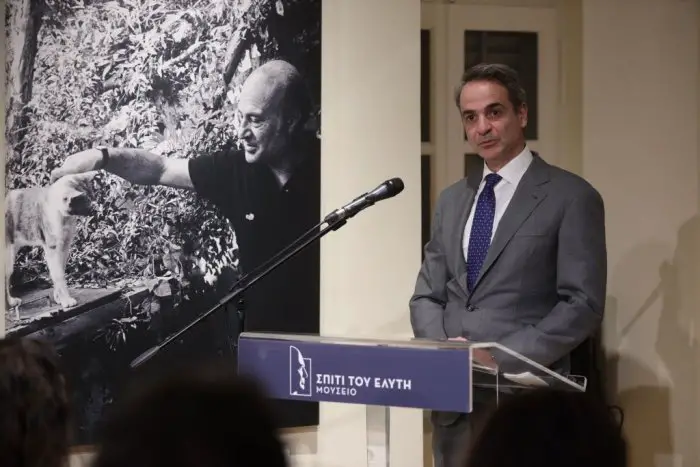 Unser Foto (© Eurokinissi) zeigt Premierminister Kyriakos Mitsotakis bei der Eröffnung des Museum zu Ehren des griechischen Dichters und Nobelpreisträgers Odysseas Elytis (1911-1996).