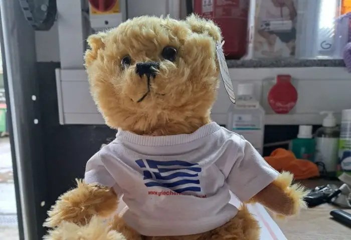 Teddybären von der Griechenlandhilfe als Geschenk für vulnerable Kinder in Hellas