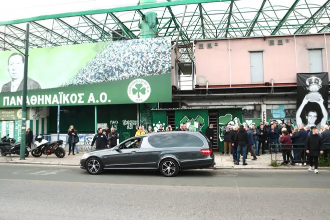 Unsere Fotos (© Eurokinissi) entstanden am Montag (27.1.) vor dem Stadion der Mannschaft Panathinaikos in Athen.