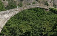 Unser Archivfoto (© Eurokinissi) zeigt die 1871 erbaute Brücke von Konitsa.