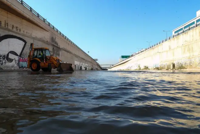 Foto (© Eurokinissi): Säuberung des Flusses Kifissos