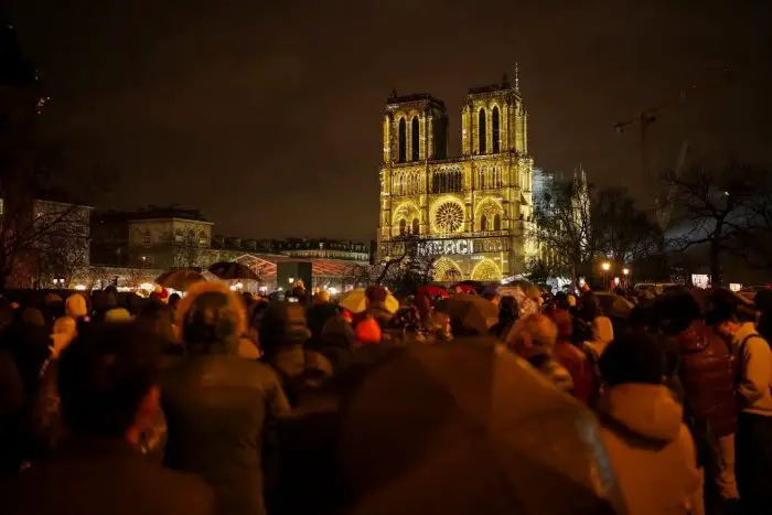 Unser Foto (© www.presidency.gr) entstand am Samstag (7.12.) in Paris.