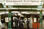Zwei Gruppierungen bekennen sich zum Brandanschlag gegen einen S-Bahn-Zug bei Athen 