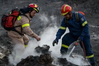 Unsere Fotos (© Eurokinissi) entstanden am Freitag (13.9.) in Lagonisi (Attika) bzw. bei Andritsäna (Peloponnes).