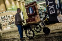 Es weihnachtet in Athen – Festbeleuchtung am Abend