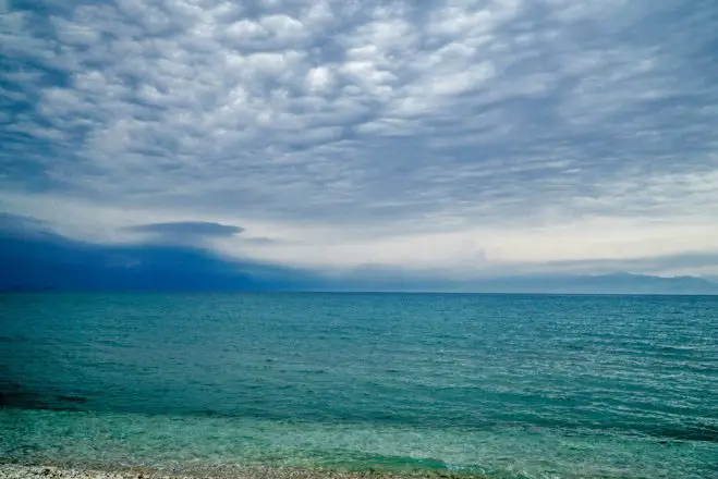 Unser Archivfoto (© Eurokinissi) entstand nach einem Unwetter im Ionischen Meer.