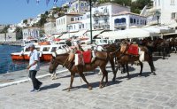 Beschauliche Szene im Hafen der Insel Hydra (Foto: © Eurokinissi)