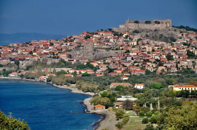 Foto (© GZkb): Die Burg von Molyvos ist der ideale Ort, Longos zu lesen.