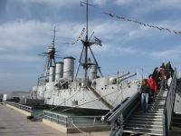 Unser Archivfoto (© Eurokinissi) zeigt das Museumsschiff „Averoff“ am Trocadero-Kai in Faliro, Athen.