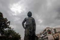 Asklepios-Statue in Trikala (© Eurokinissi).