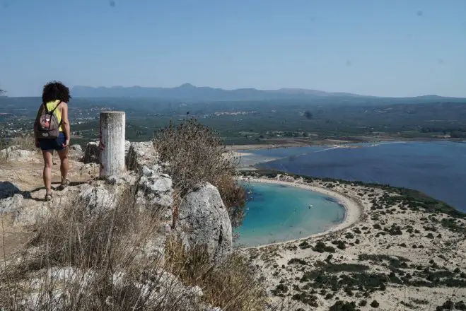 Unser Archivfoto (© Eurokinissi) zeigt den Strand von Voidokilia in Messenien.