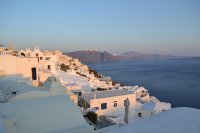 Unser Foto (© GZ / Jan Hübel) entstand auf der Kykladeninsel Santorin.