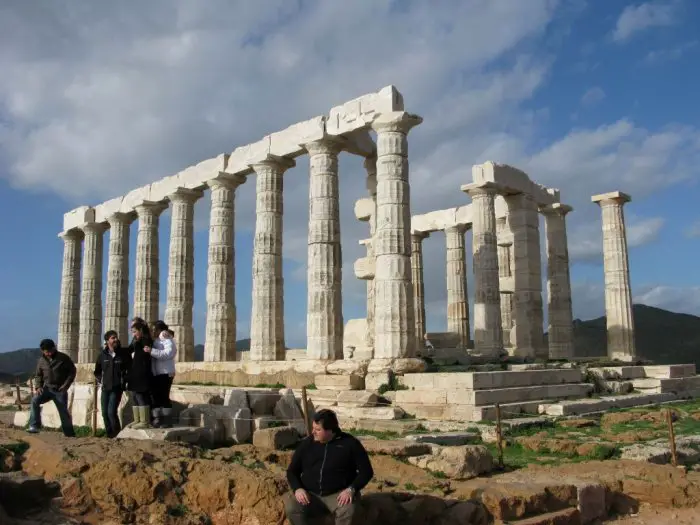 Unser Archivfoto (© Eurokinissi) zeigt den Tempel des Poseidon auf Sounio.