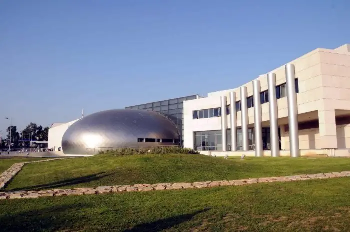 Unser Archivfoto (© Eurokinissi) zeigt das Archäologische Museum von Patras.