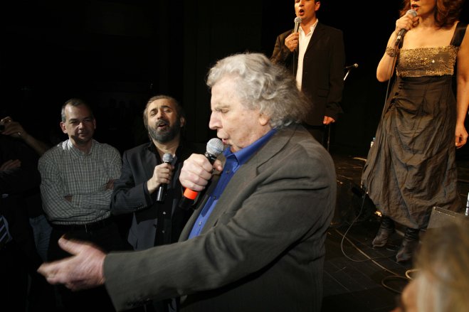 Unser Foto (© Eurokinissi) zeigt Mikis Theodorakis