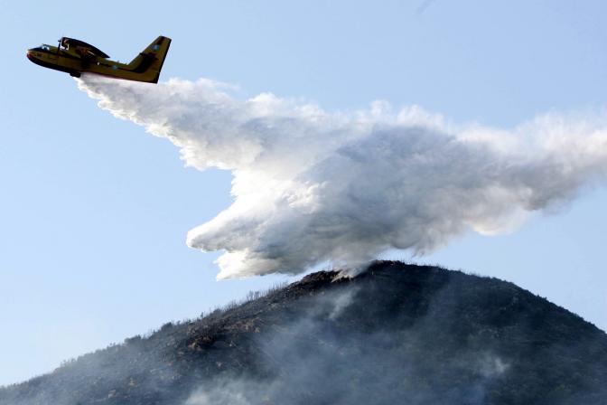 Waldbrände auf Rhodos allmählich unter Kontrolle der Feuerwehr