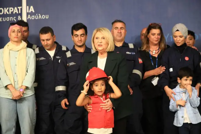 Unser Archivfoto (© Eurokinissi) entstand im Oktober 2023 während eines Integrationsprogramms für Flüchtlinge in Griechenland.
