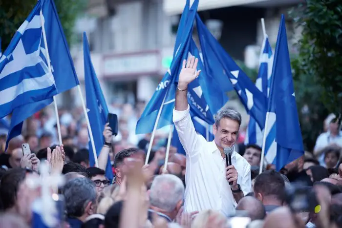 Unsere Fotos (© Eurokinissi) zeigen den ND-Chef Kyriakos Mitsotakis