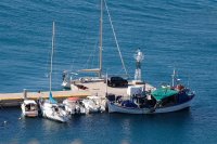 Archivfoto (© Eurokinissi) zeigt einen kleinen Hafen westlich von Athen