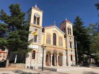 Das Foto (© GZ / Leonie Meyer) zeigt eine Kirche in Kalavryta.