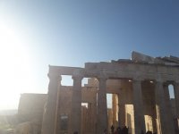 Unser Foto (© GZ /kk) entstand zwischen Weihnachten und Silvester auf der Akropolis.