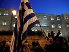 Unser Archivfoto (© Eurokinissi) entstand während eines Protestes von Anhängern des „Alten“ Esphigmenou-Klosters vor dem Parlament in Athen.