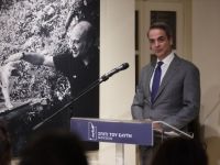 Unser Foto (© Eurokinissi) zeigt Premierminister Kyriakos Mitsotakis bei der Eröffnung des Museum zu Ehren des griechischen Dichters und Nobelpreisträgers Odysseas Elytis (1911-1996).