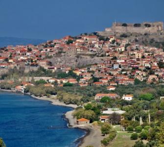 Foto (© GZkb): Die Burg von Molyvos ist der ideale Ort, Longos zu lesen.