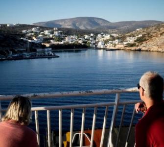 Blick auf den idyllischen Hafen der Kleininsel Iraklia (Foto: ek/Archiv)